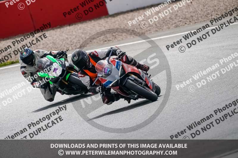 donington no limits trackday;donington park photographs;donington trackday photographs;no limits trackdays;peter wileman photography;trackday digital images;trackday photos
